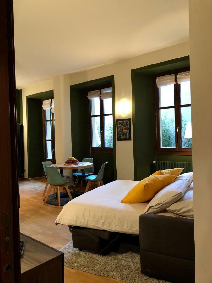La Via Degli Artisti Apartment Arona Exterior photo